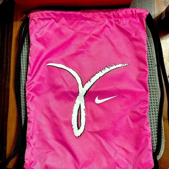 NIKE SWOOSH TRAINING BAG / SACK 
NEW
9048 - Picture 2 of 4